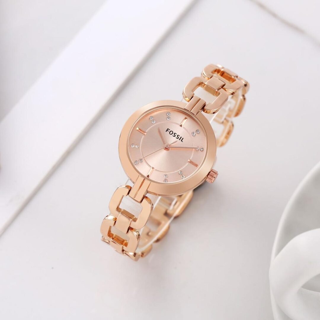 Fossil Ladies Watch – Elegant Bracelet Design, Crystal Accents