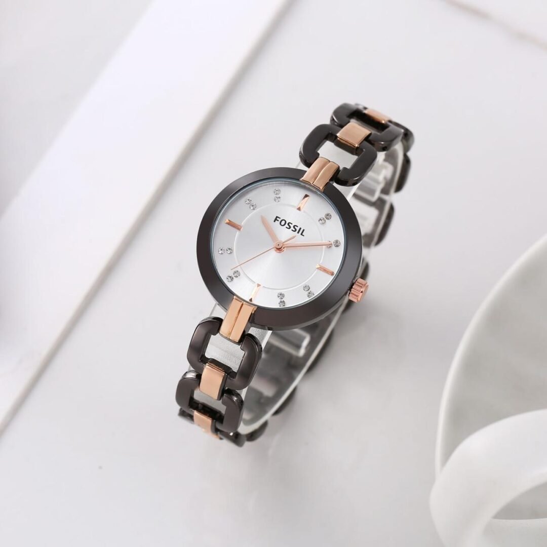 Fossil Ladies Watch – Elegant Bracelet Design, Crystal Accents - Image 4